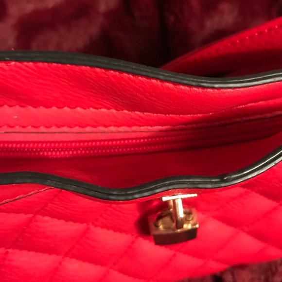 Quilted Faux Leather Crossbody with Lock - Picture 4 of 4